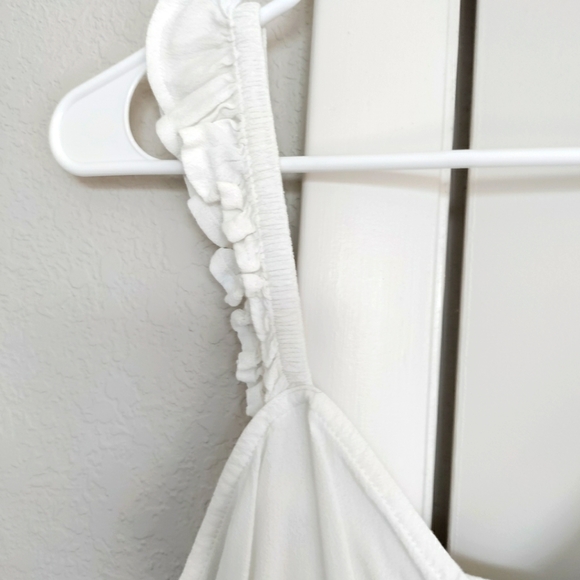 Express white ruffle bottom tank top size x small - Picture 4 of 5